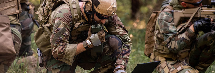 vêtements et équipements militaires